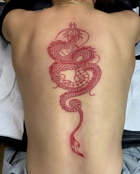 Dragon Tattoo Back, Red Dragon Tattoo, Tato Naga, Tato Dengan Makna, Tato Minimal, Chinese Dragon Tattoos, Dragon Tattoo For Women, Spine Tattoos For Women, Парные Тату