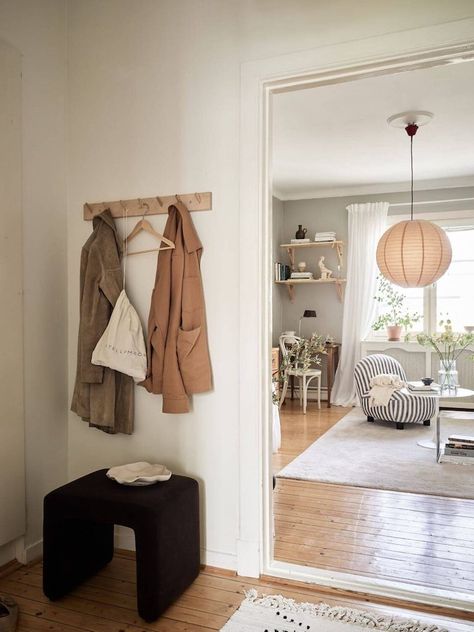 Mixing Modern And Antique Furniture, Green Kitchen Walls, Warm Grey Paint Colors, Grey Studio, Grey Wall Color, Hallway Inspiration, Coco Lapine Design, Monochrome Interior, Kitchen Wall Colors