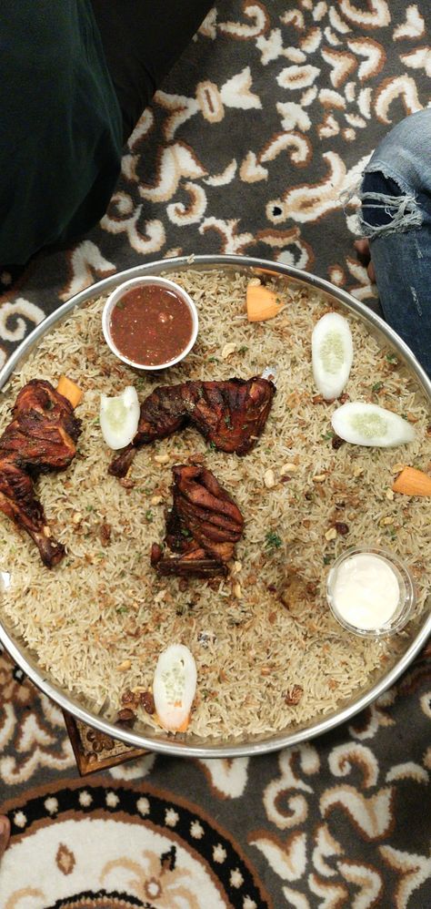 Hyderabadi Mandi biryani 🤩 Mandi Snap Pics, Mandi Snap Food, Aftari Dishes Pic Snapchat, Mandi Food, Mandi Biryani, Food Captions, Snap Snapchat, Time Pass, Alcohol Aesthetic