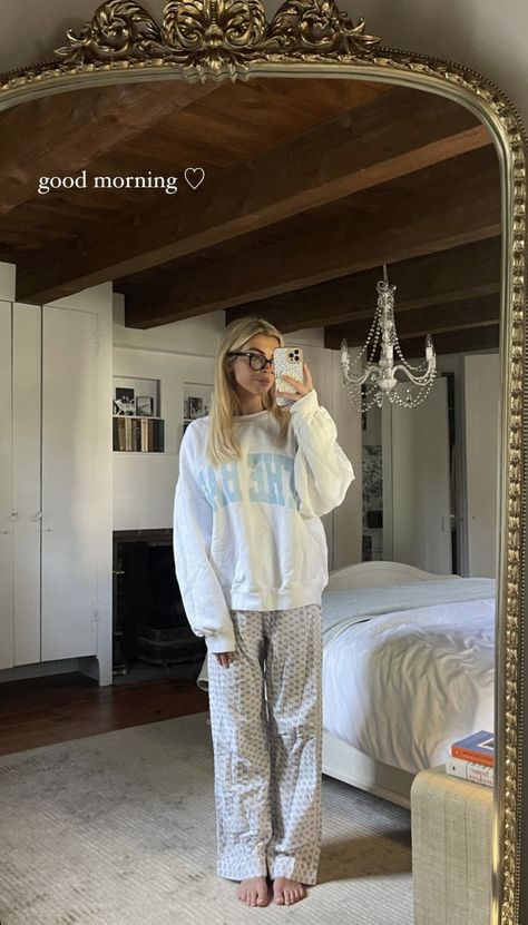 paige lorenze Paige Lorenze, Heart Clothes, Lounge Outfit, Future Style, Lazy Day Outfits, Cute Pajamas, Winter Fits, Kinds Of Clothes, Lookbook Outfits