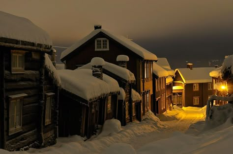 Røros Street Winters Tafereel, Norway Landscape, Winter Szenen, Visit Norway, Beaux Villages, Destination Voyage, Lofoten, Winter Night, Reykjavik