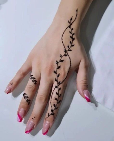 Hanna Tattoo, Simple Henna Designs Hand, Small Henna Designs, Henne Tattoo, Cute Henna Designs, Simple Henna Designs, Henna Style Tattoos, Small Henna, Tato Jari