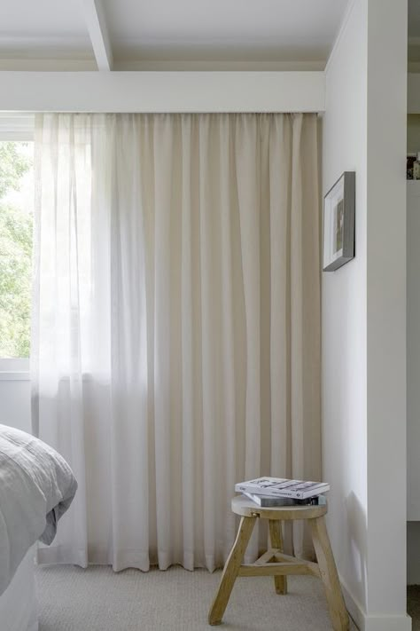 Long Curtains Bedroom, Sheer Curtains Bedroom, White Curtains Living Room, White Curtains Bedroom, Sheers Curtains Living Room, Windows Treatments, Minimalist Curtains, Bedroom Blinds, Plain Curtains