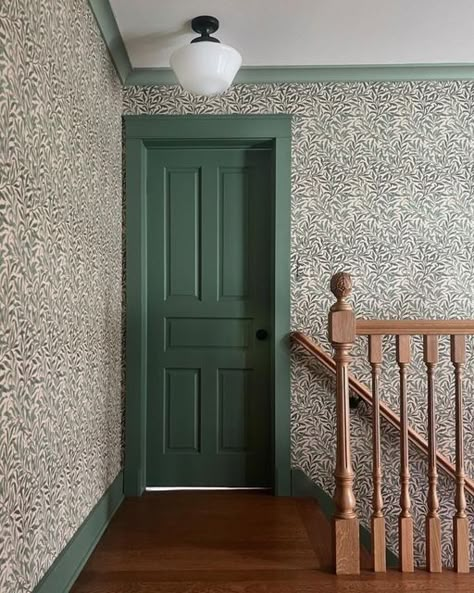 Hallway Wallpaper Ideas, Hallway Transformation, Green Woodwork, Wallpaper Hallway, Morris And Co, Entrance Hall Decor, Green Hallway Ideas, Castle Bedroom, Hallway Wallpaper