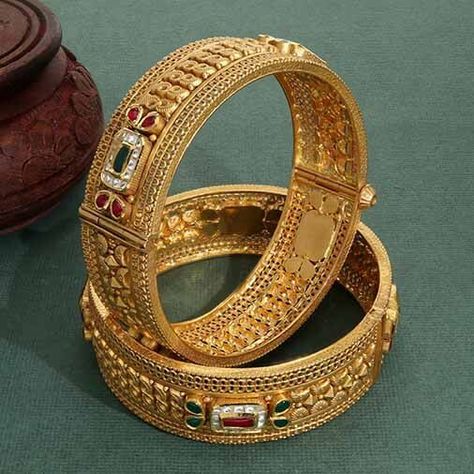 Antique Necklaces Design, Gold Bangles For Women, Perhiasan India, New Gold Jewellery Designs, Fancy Jewelry Necklace, Gold Bangle Set, Antique Jewellery Designs, Gold Bridal Jewellery Sets, Gold Jewelry Stores