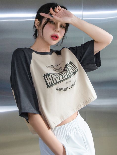 Khaki Casual  Half Sleeve Cotton Letter Colorblock   Slight Stretch Summer Women Tops, Blouses & Tee Crop Tshirt Outfit, Cropped Tee Outfit, Oversize Tshirt Outfits, Loose Crop Top, Chinese Fashion Street, Outfit Korean, T Shirt Crop Top, Half Shirts, Half Sleeve Shirts