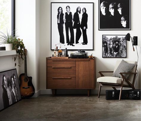 Beatles Bedroom, Beatles Room, Beatles Decor, Rock Room, Home Music Rooms, Record Room, Piano Room, Gallery Wall Living Room, Apartment Bedroom Decor