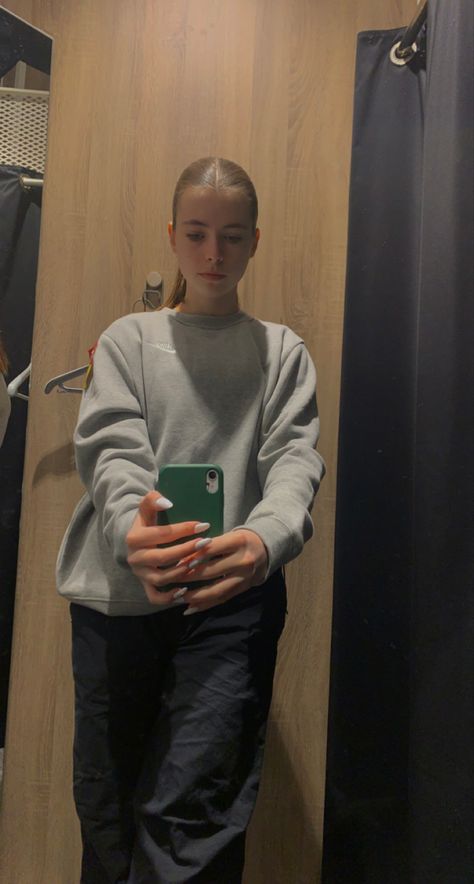 Gray Nike Sweatshirt Outfit, Nike Pullover Outfit, Nike Sweatshirt Outfit, Grey Sweatshirt Outfit, Gray Sweatshirt Outfit, Gray Hoodie Outfit, Grey Hoodies Womens, Light Blue Sweatshirt, Nike Crewneck Sweatshirt