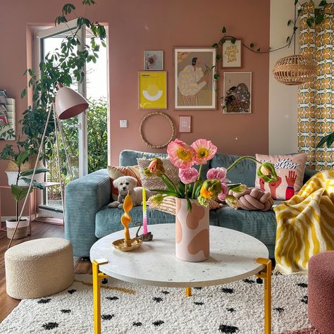 25 Living Room Decor Ideas to Design Your Cozy Space Plants For Living Room, Maximalist Design, Living Room Plants, Houzz Decor, Apartment Living Room Design, Bright Living Room, Neutral Aesthetic, Colourful Living Room, Small Apartment Living