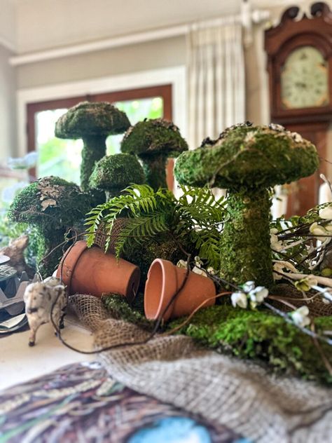 Moss Fairy Garden, Diy Mushrooms For Fairy Garden, Enchanted Forest Table Centerpieces, Diy Moss Decor, Mushroom Tablescape, Mushroom Diy Decor, Diy Butterfly Decor, Mushroom Crafts Diy, Diy Mushroom Decor