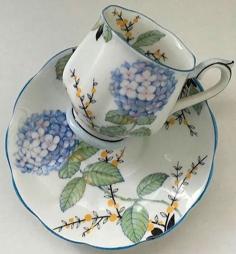 Collectible China, Pretty Tea Cups, Tea And Books, Pretty China, Vintage Teacups, Teapots And Cups, Antique Tea, Vintage Cups, China Cups