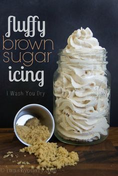 Fluffy Brown Sugar Icing  Recipe ~ Says: It was amazing, and the taste is stellar. It’s like a fluffy caramel marshmallow frosting..  I dipped many things into that Fluffy Brown Sugar Icing. Chocolate covered graham crackers, pretzels, and peaches. The peaches won in my book, but seriously, this icing would be amazing when paired with just about anything… even a spoon. Brown Sugar Icing Recipe, Sugar Icing Recipe, Burger Vegetarian, Brown Sugar Icing, Chocolate Covered Graham Crackers, Marshmallow Frosting, Sugar Icing, Think Food, Icing Recipe