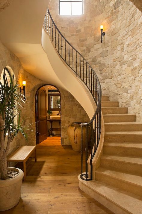 Tuscan Villa Floorplan, Old Italian House, Italian Villa Interior, Villa Facade, House Foyer, Tuscan Architecture, Italian Style Home, Classical Villa, Tuscan Farmhouse