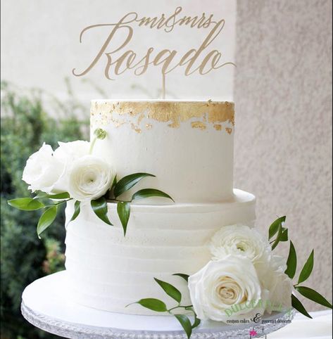 Elegant Wedding Cakes 2023, Elegant Wedding Cakes 2022, Wedding Cakes 2 Tier Simple, Simple Cakes For Wedding, 2 Tier Elegant Wedding Cake, Simple Wedding Cake Small One Tier Gold, Simple Wedding Cake Gold Accent, Modern Wedding Cake 2023, Wedding Cake Simple Design