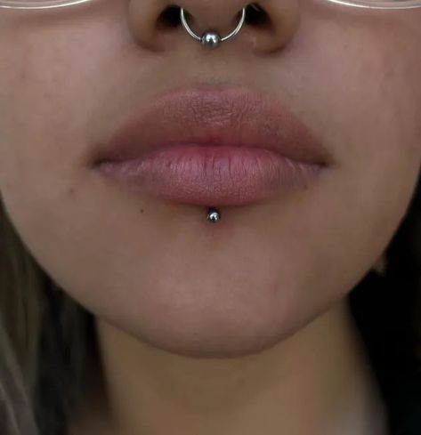 Medusa vs Labret Piercing: Which One’s for You? Middle Lip Ring Stud, Middle Labret Piercing, Labret Jewelry Ideas, Small Labret Piercing, Labret Vs Vertical Labret, Septum And Labret, Stud Lip Piercing, Middle Lip Piercing Ring, Tiny Medusa Piercing