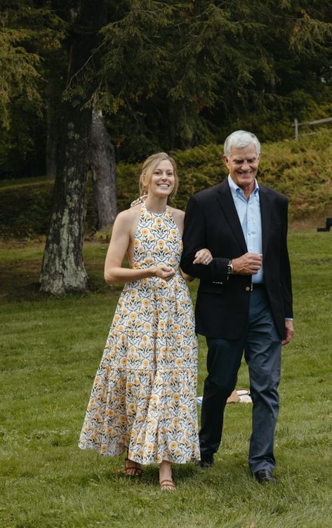 This Couple Who Met at a Wedding Hosted Their Own Nuptials at Edson Hill in Vermont - Over The Moon Men’s Wedding Outfit, Backyard Wedding Outfit, Backyard Wedding Attire, Couple References, Outfit Boda, Cocktail Garden Party, Cocktail Garden, Garden Cocktail, Cocktail Dress Code