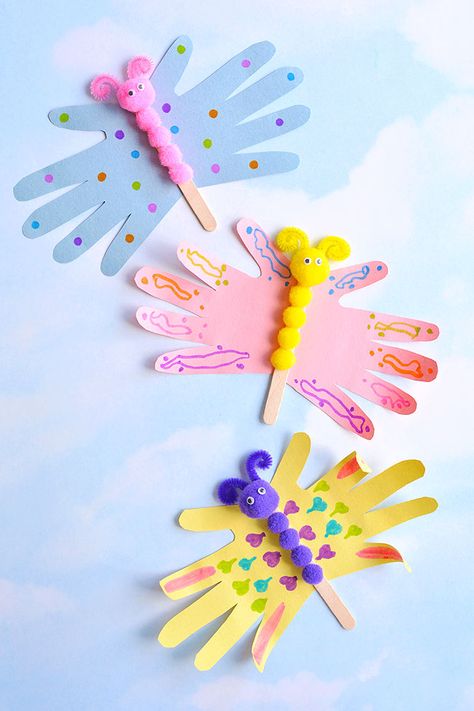 This handprint butterfly is SO CUTE. This is such an easy kids craft and a fun way to make a simple puppet - the wings flutter as you move it through the air! You can make this easy butterfly craft in less than 10 minutes with a few dollar store craft supplies! Coffee Filter Butterflies, Butterfly Art And Craft, Handprint Butterfly, Slime Recipes, Butterfly Craft, Simple Butterfly, Butterfly Template, Butterfly Kids, Coffee Crafts