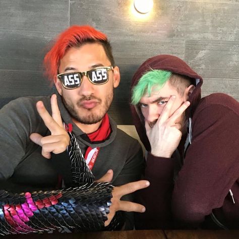 Mark and Jack at PAX 2016 Mark And Amy, Darkiplier And Antisepticeye, Mark Fischbach, Jacksepticeye And Markiplier, Comfort Youtubers, Mark And Jack, Markiplier And Jacksepticeye, Jack And Mark, Markiplier Jacksepticeye