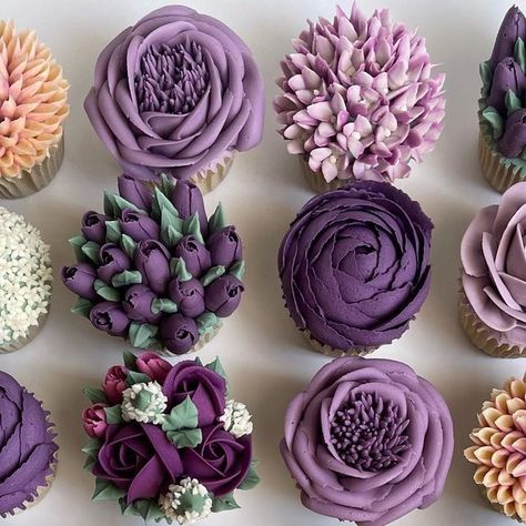 🌺 najia | wahine bakes on Instagram: "White wedding cupcakes + purples for a wedding celebration in beautiful Bodega Bay.   #cupcakes #floralpiping #cakeart #cupcakeflower #cupcakebouquets #cakedecor #buttercreamflowers #flowerpiping #handpipedflowers #buttercreamcakes #homemade #cupcakeaddict #buttercreampiping #flatlayoftheday #cupcakelove #cuppies #buttercreamlove #visitdavis #sactown #purple #purplecupcakes" Wedding Cupcakes Lavender, Purple Wedding Cupcakes, Blue Wedding Cupcakes, White Wedding Cupcakes, Light Purple Wedding, Spring Cupcakes, Cupcake Bouquets, Purple Cupcakes, Butterfly Cupcakes