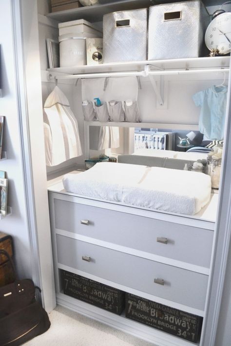 Short on space? Put the changing table in the closet and add mirror for extra light! #nursery #organization #storage Montessori Changing Station, Nursery Changing Station, Mermaid Soul, Nursery Guest Room, Nursery Diy, Small Space Hacks, Baby Storage, Open Closet, Baby Changing Tables