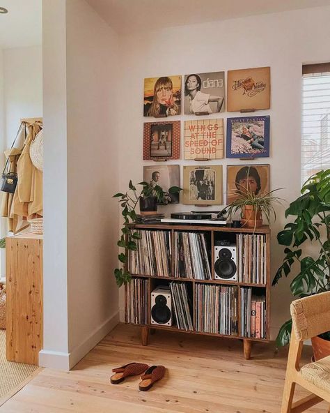 Vinyl Record Room, Vinyl Room, Record Room, Vinyl Collection, Record Storage, Apartment Decor Inspiration, Vintage Room, Ideas Living Room, Apartment Inspiration