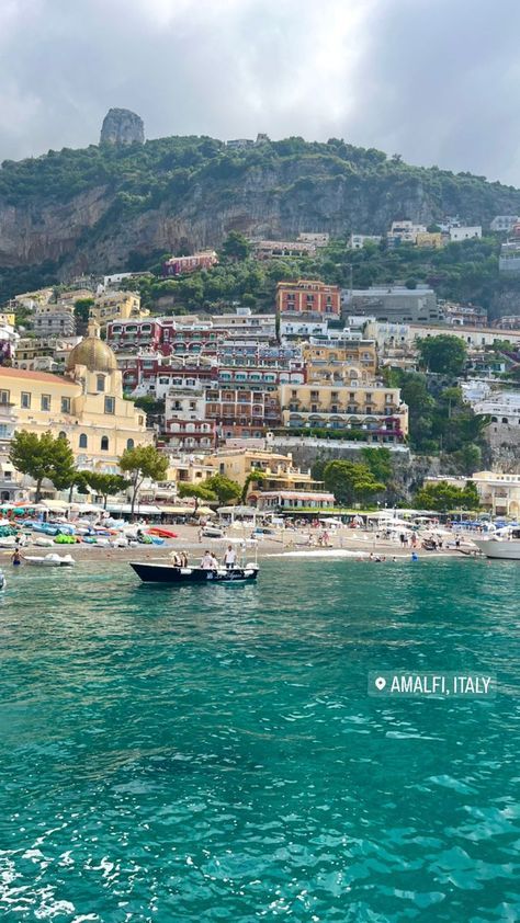 Aesthetic Location, Almafi Coast Italy, Meeting Celebrities, Mimi Ikonn, Scenery Aesthetic, Italy Vibes, Italy Beaches, Amalfi Italy, Italian Aesthetic