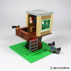 Cool Diy Lego Builds, Tiny Lego House, Lego City Build Ideas, Legos To Build, Lego Builds With Random Pieces, Diy Minecraft Lego Builds, How To Make A Lego House, Small Lego House Ideas, How To Build Lego House