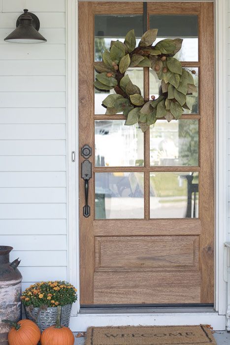 Modern Farmhouse Front Porch, Farmhouse Front Porch Decorating, Farmhouse Porch Decor, Farmhouse Front Door, Farmhouse Front Porches, 카페 인테리어 디자인, Wood Front Doors, Farmhouse Porch, Diy Outdoor Decor