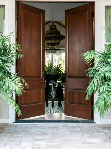 Double Exterior Doors Front Entry, House Entrance Doors, Hgtv Dream Homes, House Main Door, Modern Entrance Door, Double Doors Exterior, Houses Interior, Main Entrance Door Design, Wooden Front Door Design