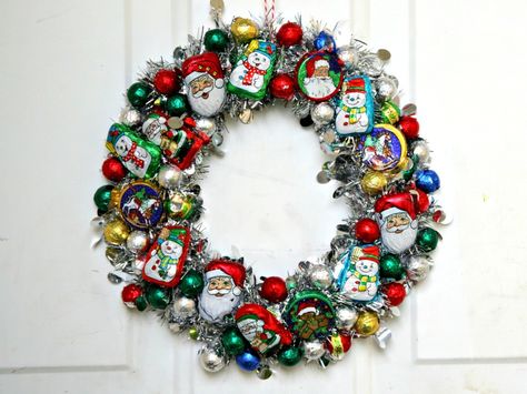 Sweet Wreaths Christmas, Candy Christmas Wreaths Diy, Christmas Candy Wreaths Diy, Candy Wreath Diy, Candy Wreath Christmas, Christmas Candy Wreath, Crochet Wreaths, Christmas Candy Crafts, Ornament Wreaths