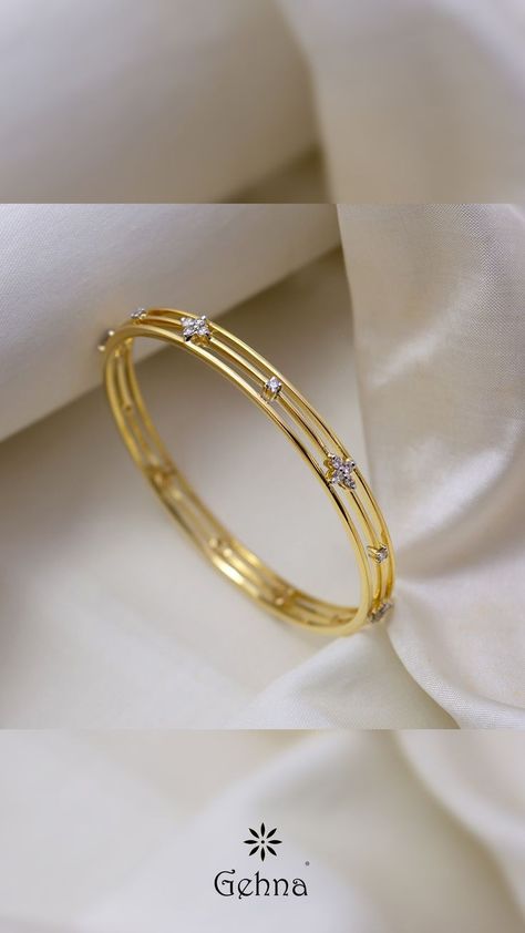 Bangles Design Gold, Men Gold Jewelry, Pearl Bangles, Gold Bangles For Women, Gold Jewelry Outfits, Diamond Bangles, Diamond Bracelet Design, Gold Bangle Set, Modern Gold Jewelry