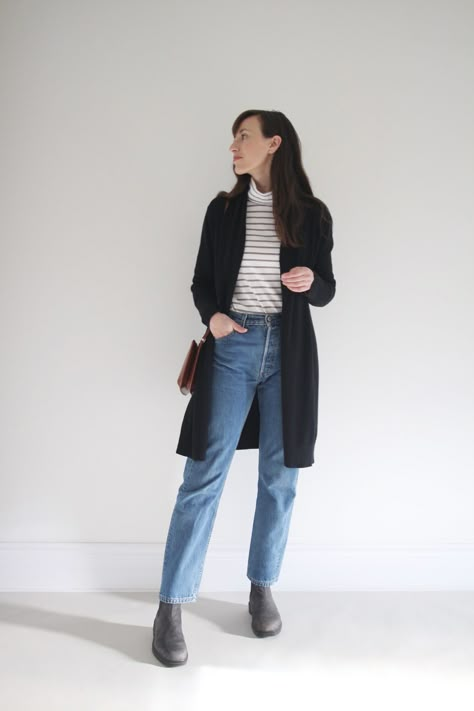 Style Bee - 1 Formula - 4 Ways - STYLING BLUNDSTONES Blundstones With Jeans, Styling Blundstones, Blundstone Styling, Outfits With Blundstone Boots, Style Blundstones, How To Style Blundstone Boots, Blundstone Women Outfit, Blundstone Outfits, Blundstone Outfit