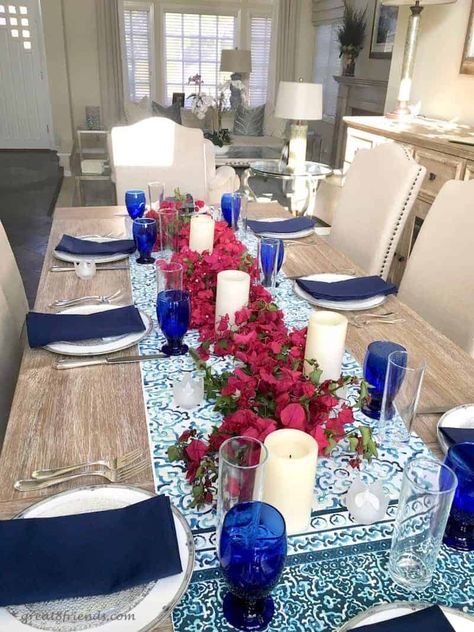 Greek Theme Table Setting, Greece Table Setting, Greece Themed Dinner Party, Greek Table Setting Ideas, Santorini Greece Theme Party, Greece Table Decor, Santorini Table Setting, Greek Theme Decor, Greece Decorations Party