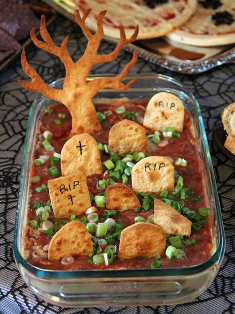 Pinterest Most Popular Halloween Food Ideas in 2018 | Kitchn Easy Halloween Food Appetizers, Easy Halloween Appetizers, Appetizers Halloween, Halloween Taco Dip, Fun Halloween Appetizers, Halloween Appetizers Easy, Creepy Halloween Food, Recetas Halloween, Halloween Party Appetizers