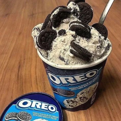 Oreo Biscuits, Oreo Ice Cream, Flavor Ice, Cream Aesthetic, Kinds Of Salad, Think Food, Ben And Jerrys Ice Cream, Love Is In The Air, Vanilla Flavoring