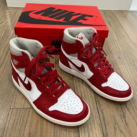 Brand New Air Jordan 1 High Og Wmns Newstalgia (Varsity Red) Women’s Size 7 With Box, Extra Laces And Keychain Red Shoes Nike, Red Air Jordan 1 Outfit Women, Red Air Jordans, Jordan Rouge, Jordan Shoes Red, Red Nikes, Nike Jordan Air 1, Nike Red Sneakers, Air Jordan 1 Red