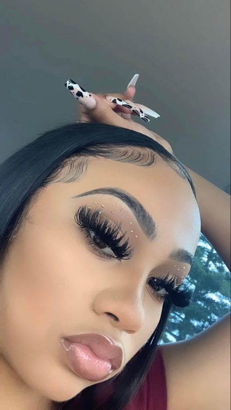 Birthday Makeup Looks, Glitter Makeup Looks, Rhinestone Makeup, Prom Eye Makeup, Soft Makeup Looks, Prom Makeup Looks, Makeup For Black Skin, Brown Skin Makeup, Birthday Makeup