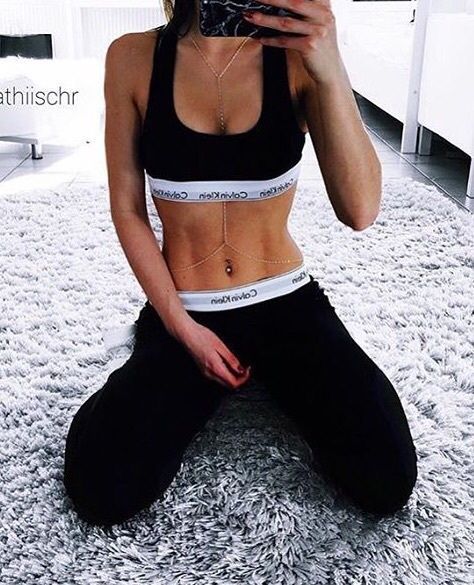 Love these abs fitsperation! Sign up for my newsletter at chelseyrosehealth.com to get my 8 Healthy Tips To a Flat Tummy. #weightloss  #fitsperation  #absinspiration Summer Calvin, Motivație Fitness, Estilo Fitness, Fitness Motivation Pictures, Global Dress, Top Bra, Workout Outfits, Tank Top Bras, Workout Pictures