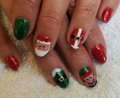 Santa elf Christmas gel polish nails glitter Kids Xmas Nails, Elf Nails Designs, Elf Christmas Nails, Elf Nail Art, Chrismas Nail Art, Elf Nails, Santa Nail Art, Christmas Nail Designs Easy, Santa Nails