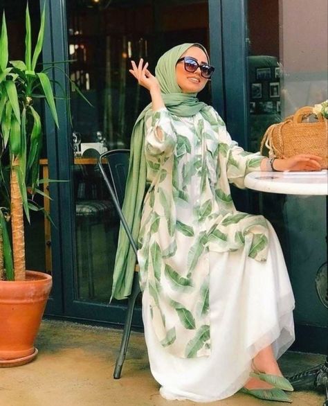 be53ee61104935234b174e62a07e53cfdesc37308259ri Hijab Fashion Casual Muslim Outfit Ideas, Fesyen Islam, Modern Hijab, Modern Hijab Fashion, Modest Fashion Hijab, Iranian Women Fashion, Muslim Fashion Hijab Outfits, Hijab Style Casual, Muslim Fashion Hijab