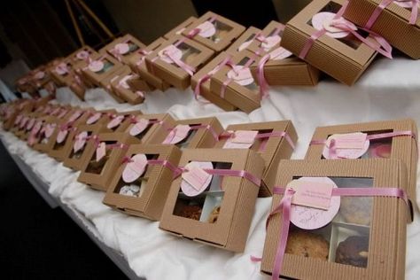 Favor or gift cookies. Boxed up and ready to go in a natural kraft window box with a nice satin ribbon and handcrafted tags. Cookie Box Party Favors, Cookie Tables, Wedding Party Favors Diy, Cookie Buffet, Diy Reception, Gift Cookies, Cookies Wedding, Trendy Wedding Favors, Cookie Wedding Favors