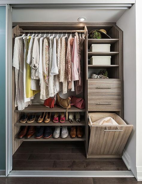 Chic condo closet features a clothes rail over stacked floating brown melamine shoe shelves. Laundry Wardrobe, Organized Clothes, Drawer Clothes, Closet Organizer Plans, Small Closet Storage, Organization Drawers, Smart Wardrobe, Smart Closet, Closet Storage Space