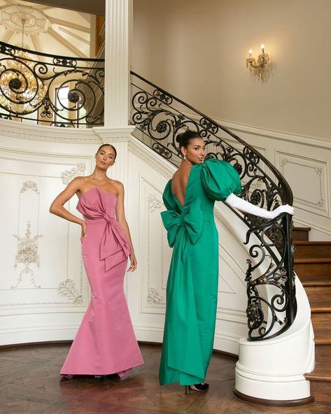 ALEXIA MARÍA’s Instagram profile post: “Alexia María Fall Winter 2021-22. Where elegance meets romance, the new collection embodies timeless femininity with a modern twist.…” Convertible Dress, Original Fashion, Feminine Aesthetic, Designer Dress, Over The Moon, Feminine Look, Ladies Dress Design, Piece Dress, Evening Wear