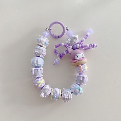 Kinda lovin' it! Purple Kuromi Cellphone Chain💜🤩 Made with hand-painted beads💜🎀 #phonecharms Get yours here:https://s.shopee.ph/607zg1KwD5 Sanrio Beaded Jewelry, Phone Charms Aesthetic Purple, Kuromi Necklace, Kuromi Phone Charm, Kuromi Charm Bracelet, Hand Painted Beads, Phone Ring, Girl Fashion, Hand Painted