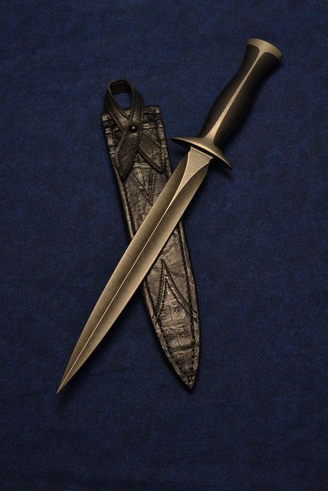 Badass dagger Knife Aesthetic, Pretty Knives, Dagger Knife, Knife Design, Cool Knives, 문신 디자인, Knife Making, Axes, Swords