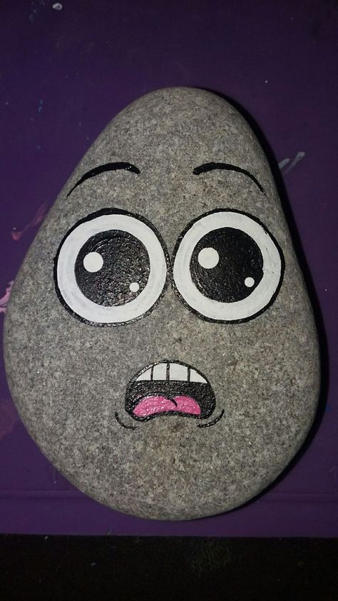 Painted Rocks With Faces, Painted Pet Rocks, Rock Painting Ideas Cartoon, Rock Painting Faces, Painted Rock Faces, Fun Rock Painting Ideas, Stone Art Painting Easy, Pet Rock Ideas, Face Rock Painting