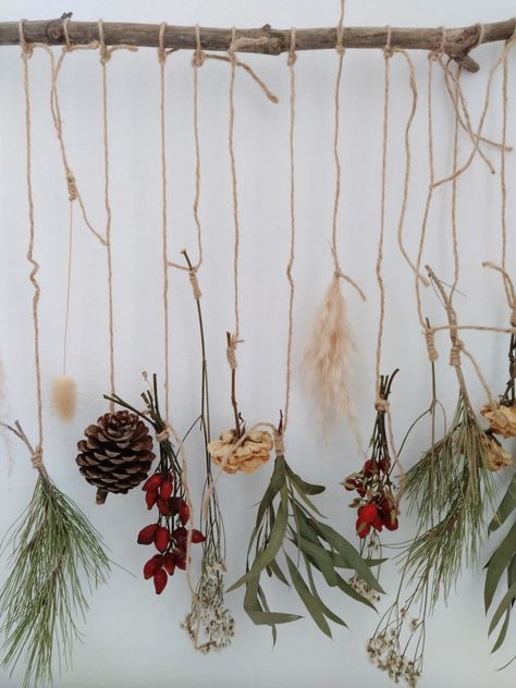 Christmas Hanging Branch, Sustainable Xmas Decorations, Foraged Christmas Tree Decorations, Christmas Decoration Natural, Sustainable Christmas Decor, Salon Christmas Decor, Witchy Christmas Decor, Foraged Christmas, Christmas Decorations Wall