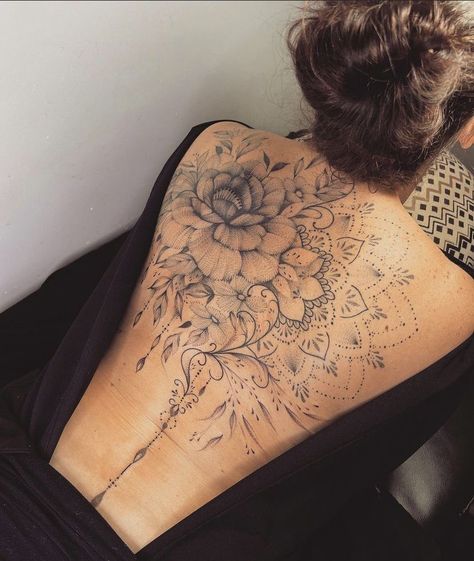 Mandala Tattoos For Women, Feminine Back Tattoos, Floral Back Tattoos, Back Piece Tattoo, Boho Tattoos, Dot Tattoos, Tattoos For Women Flowers, Spine Tattoos For Women, Shoulder Tattoos For Women