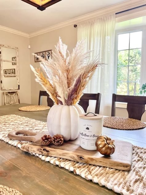 Fall Decor Indoor, Fall Decor Living Room, Table Fall Decor, Fall Apartment Decor, Fall Dining Table, Deco Zen, Autumn Dining, Easy Fall Decor, Neutral Fall Decor