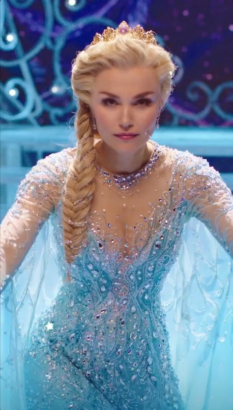 Samantha Barks as Elsa in the West End - wallpaper Frozen The Musical, Frozen Broadway, Frozen On Broadway, Fashion Runaway, Narnia Costumes, Elsa Fanart, Frozen Musical, Frozen Costumes, Samantha Barks